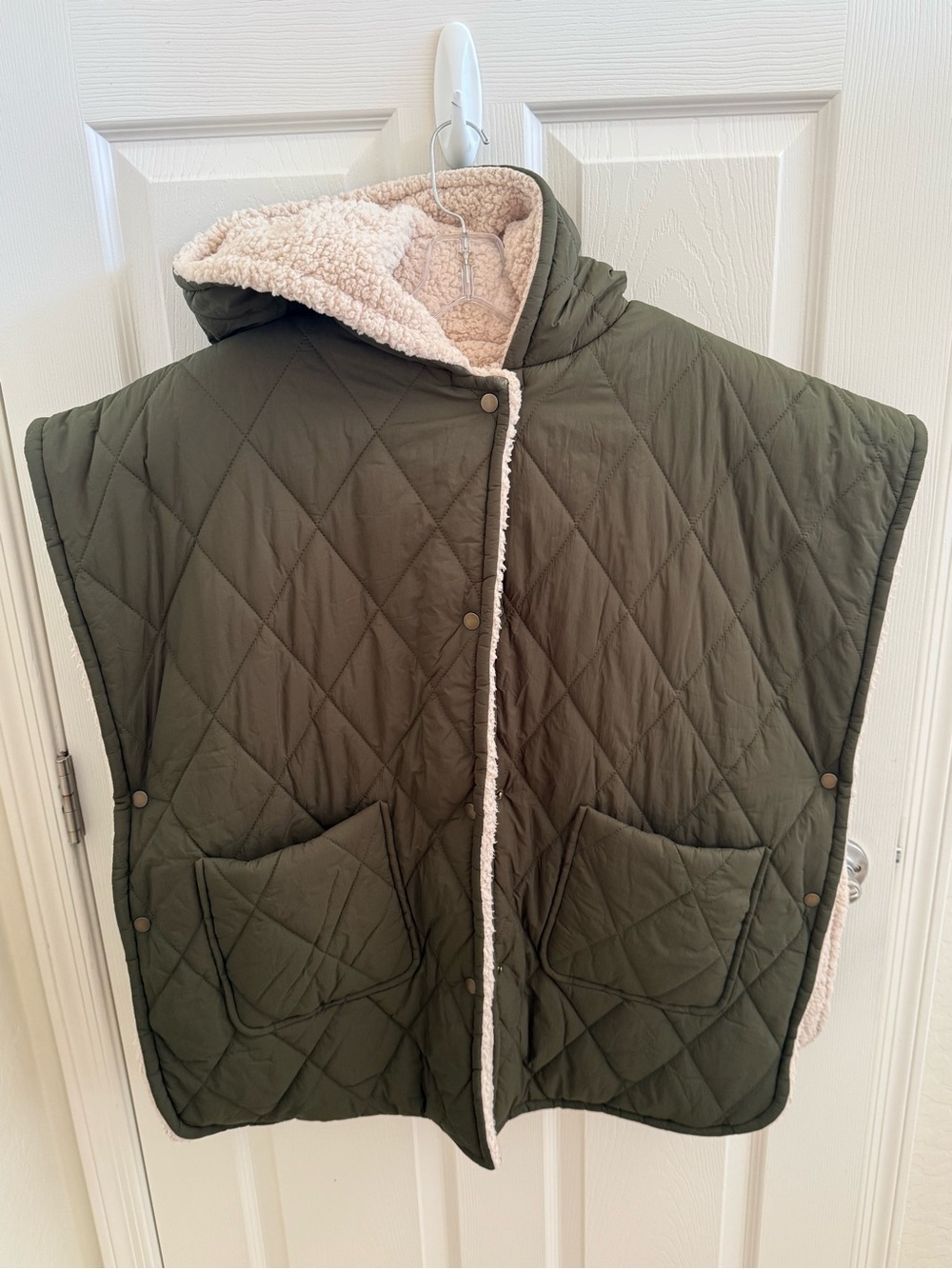 NATURAL LIFE Quilted Hooded Poncho - Olive with Cream Sherpa